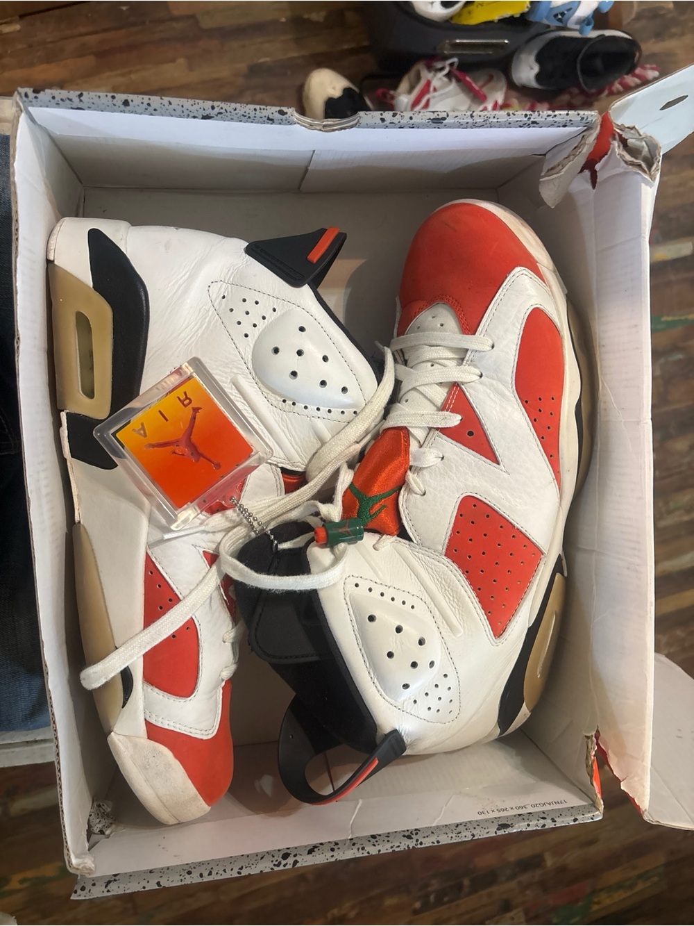 Nike men’s White and Red Retro Basketball Sneakers